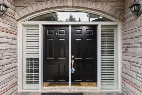 Richmond Hill Westbrook community 41 Cooperage Cres For Sale