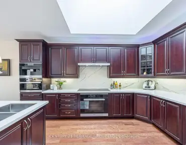 10 Weslock Cres W Bayview Northeast, Aurora 2 beds 3 baths 2 garage $1.45M