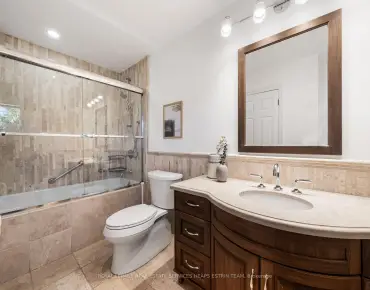 129 Babcombe Dr Bayview Glen - 5 睡房 4 卫生间 2 车位叫价2290000加元