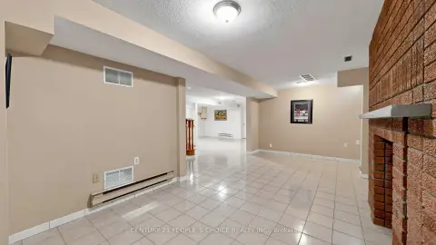 Vaughan East Woodbridge community 82 Embassy Dr For Sale
