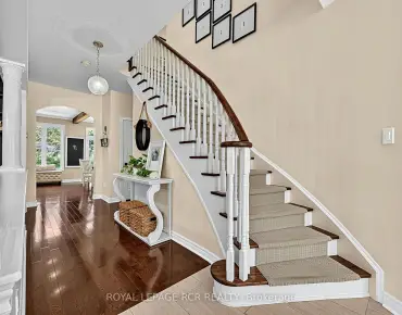 98 Greenforest Grve Stouffville, Whitchurch-Stouffville 4 beds 5 baths 2 garage $1.6M