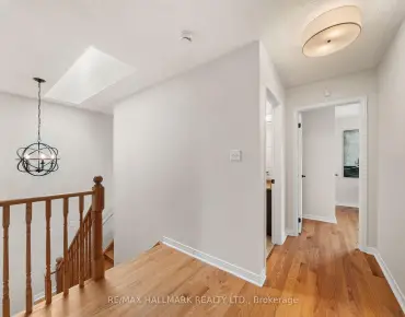 26 Larcastle Ave Berczy - 3 beds 3 baths 2 parking space(s) listed at $1289000