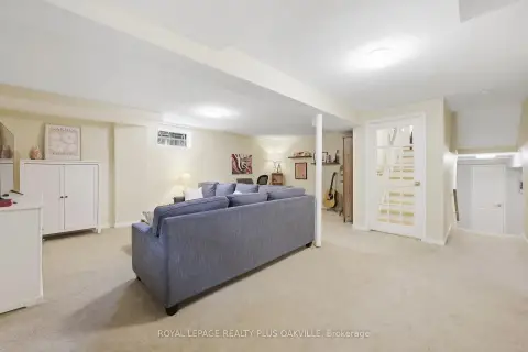 Aurora Aurora Heights community 58 McLeod Dr For Sale