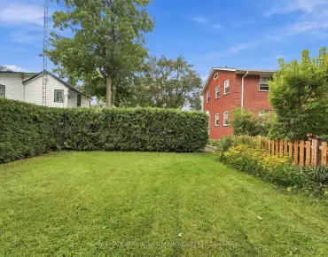 
52 Centre St Aurora Village - 6 beds 6 baths  parking space(s) listed at $1549000