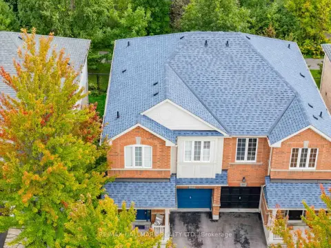 Whitchurch-Stouffville Stouffville community 399 Reeves Way Blvd For Sale