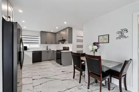 Richmond Hill Harding community 286 Palmer Ave For Sale