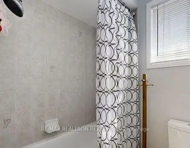 215 Drummond Dr Maple, Vaughan 5 beds 3 baths 2 garage $1.29M
