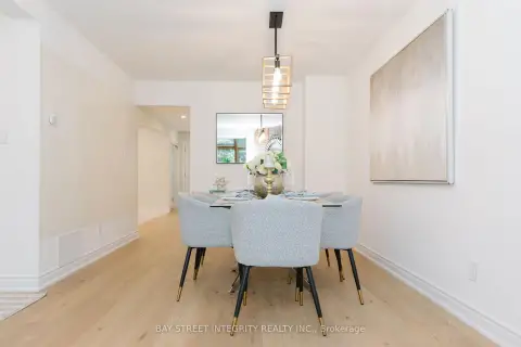 Markham Aileen-Willowbrook community 12 Charnwood Pl For Sale
