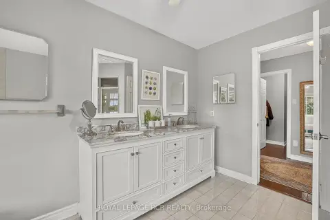 Newmarket Stonehaven-Wyndham community 713 Exceller Circ For Sale
