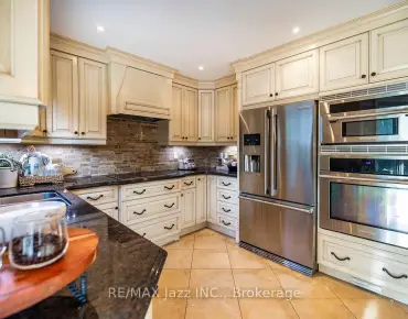 106 Tilman Circ Markham Village - 4 睡房 3 卫生间 2 车位叫价1500000加元
