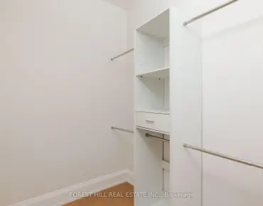 5 Cedar Cres Aurora Village - 4 睡房 6 卫生间 2 车位叫价2598000加元