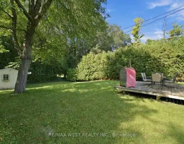 56 Seaton Dr Aurora Highlands - 3 beds 3 baths 1 parking space(s) listed at $1268800