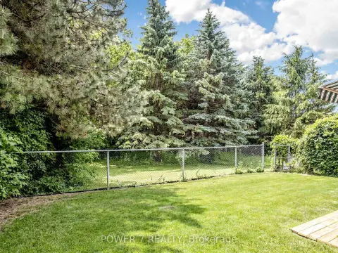 Richmond Hill Harding community 71 Canterbury Crt For Sale
