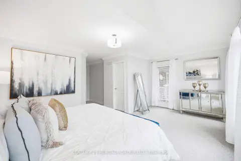 Richmond Hill Oak Ridges community 46 Snowy Meadow Ave For Sale