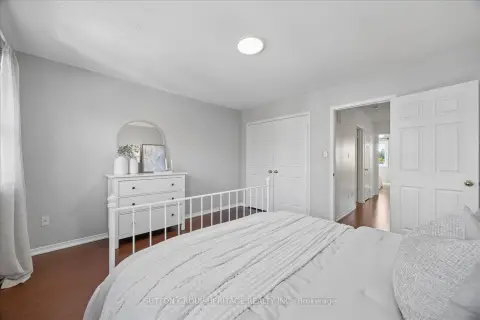Richmond Hill Langstaff community 8915 Yonge St For Sale