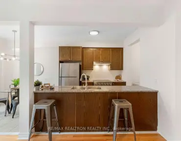 55 Drum St Stouffville - 3 睡房 4 卫生间 1 车位叫价938800加元