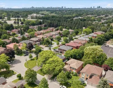 
180 Lyndhurst Dr Thornlea - 3 beds 4 baths 2 parking space(s) listed at $1399000