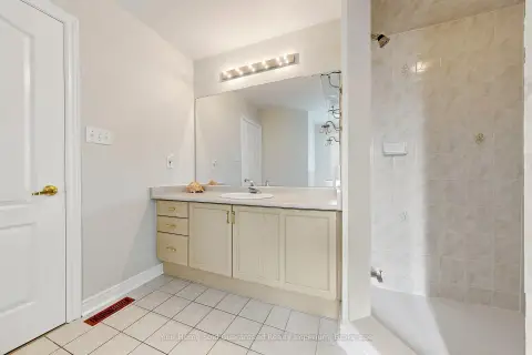 Vaughan Vellore Village community 49 Osprey Dr For Sale