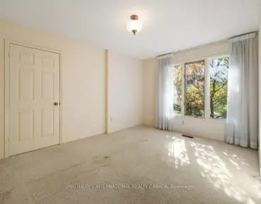 104 Cambridge Cres South Richvale - 4 睡房 3 卫生间 2 车位叫价1590000加元