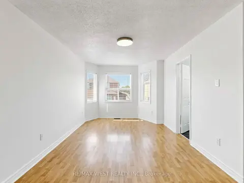 Vaughan Sonoma Heights community 63 Echo Ridge Cres For Sale