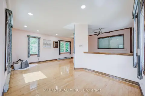 Richmond Hill Harding community 38 Marchwood Cres For Sale