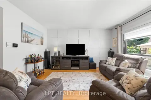 Newmarket Summerhill Estates community 416 Flanagan Crt For Sale
