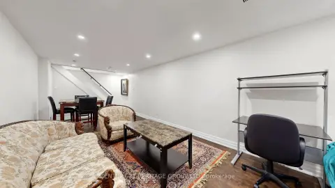 Markham Royal Orchard community 70 Royal Orchard Blvd For Sale