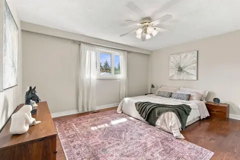 Markham Markham Village community 90 Pringle Ave For Sale