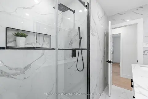 Richmond Hill Mill Pond community 184 Laverock Ave For Sale