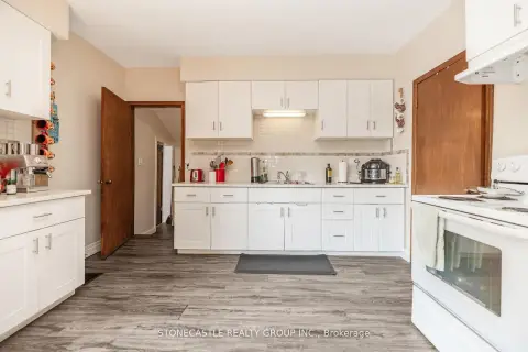 Vaughan Maple community 2321 Major Mackenzie Dr W For Sale