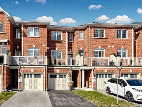 Markham Greensborough community 71 Dundas Way For Sale