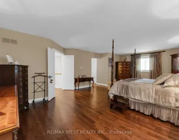 
93 Fern Valley Cres Oak Ridges - 5 beds 4 baths 3 parking space(s) listed at $2098800