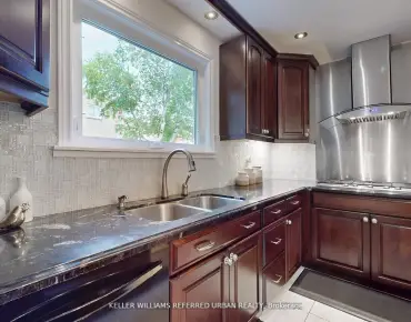 158 Walton Dr Aurora Village - 4 睡房 4 卫生间 2 车位叫价999900加元