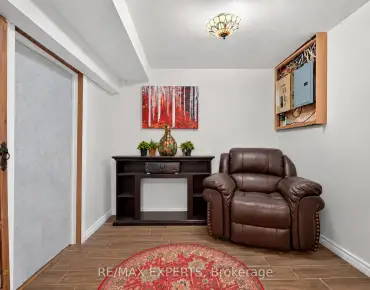 155 Stephen St North Richvale - 3 睡房 4 卫生间 2 车位叫价1298000加元