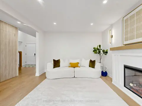 Richmond Hill North Richvale 社区 14 Lund St 独立房出售 - 多伦多地产经纪推荐