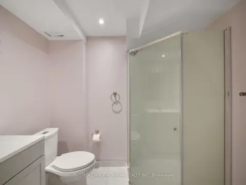 Vaughan Maple community 104 Parktree Dr For Sale