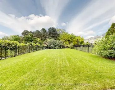 
53 Castleglen Blvd Berczy - 3 beds 3 baths 2 parking space(s) listed at $1498000