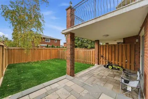 Vaughan East Woodbridge community 44 Olympia Gate For Sale