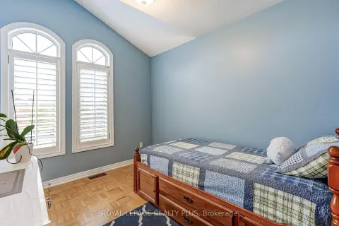 Vaughan Patterson community 172 Lauderdale Dr For Sale