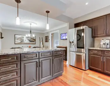 15 Lobraico Ln Rural Whitchurch-Stouffville - 3 睡房 4 卫生间 3 车位叫价2775000加元