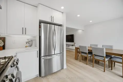 Vaughan Vellore Village community 169 Venice Gate Dr For Sale
