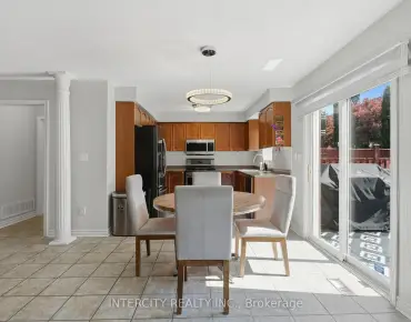 
93 Chalone Cres Sonoma Heights - 3 beds 3 baths 2 parking space(s) listed at $1199999