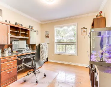 322 Harry Beer Crt Gorham-College Manor, Newmarket 4 beds 4 baths 2 garage $1.5M