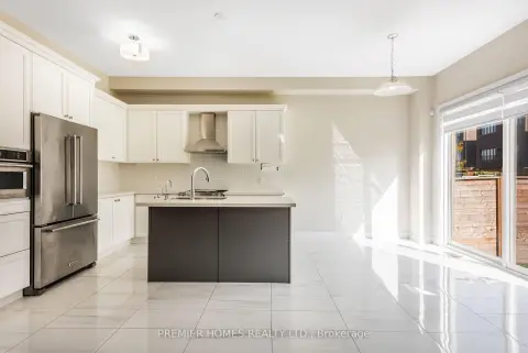 Aurora Aurora Estates community 87 Pine Hill Cres Cres For Sale
