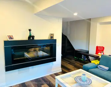 52 Duncombe Ln South Richvale - 3 睡房 4 卫生间 1 车位叫价1089000加元