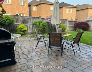 9 White Beach Cres Patterson, Vaughan 4 beds 3 baths 1 garage $1.42M
