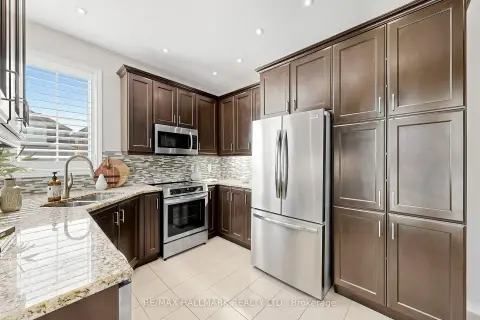 Richmond Hill Jefferson community 1 Bassview Crt For Sale