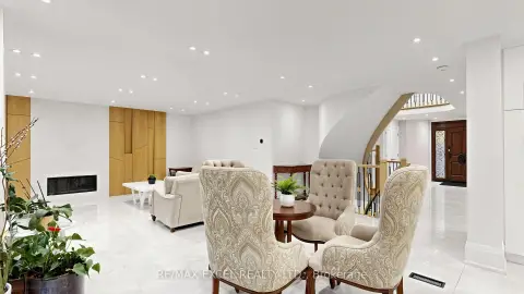 Richmond Hill Doncrest community 2B Trinity Cres For Sale