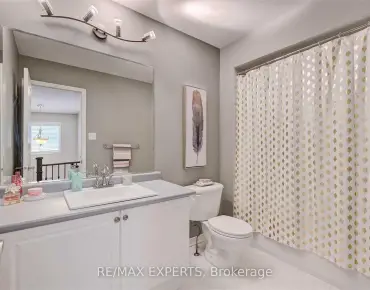 11 Bologna Rd Vellore Village, Vaughan 3 beds 3 baths 1 garage $1.1M