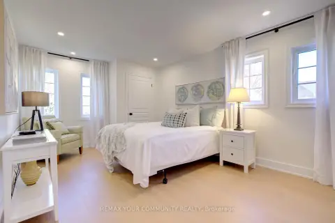 Richmond Hill Jefferson community 214 Selwyn Rd For Sale